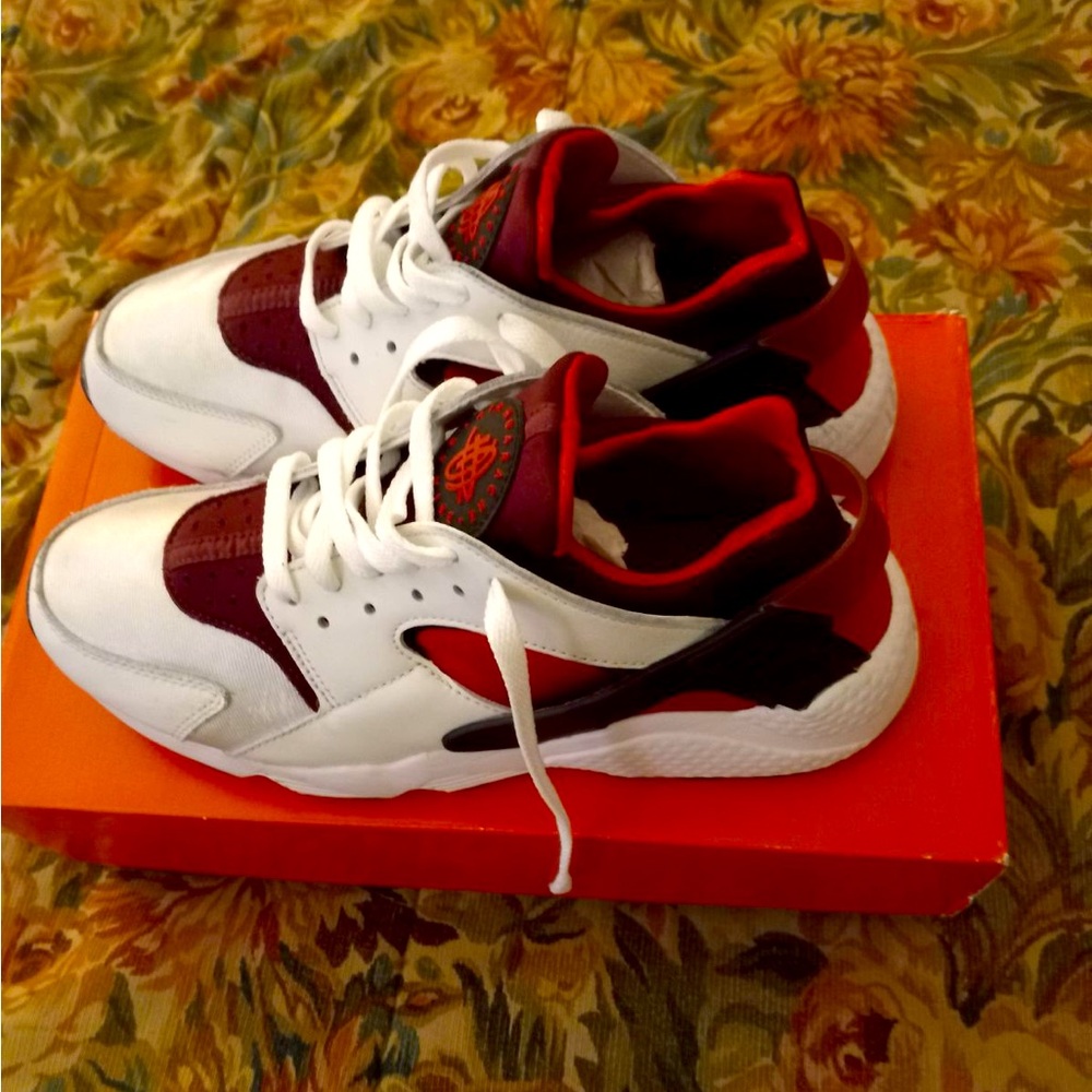 NIKE AIR HUARACHE